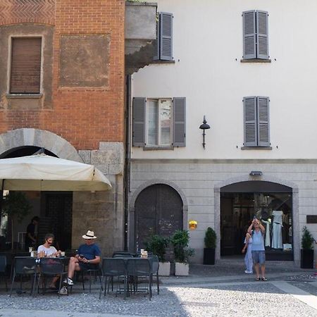 Alloggio Del 1400 Nel Cuore Del Centro Storico A 2 Min Dal Porto E Con 2 Bici Gratuite Como Eksteriør billede
