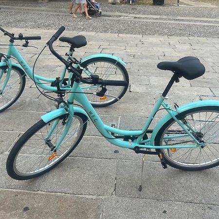 Alloggio Del 1400 Nel Cuore Del Centro Storico A 2 Min Dal Porto E Con 2 Bici Gratuite Como Eksteriør billede