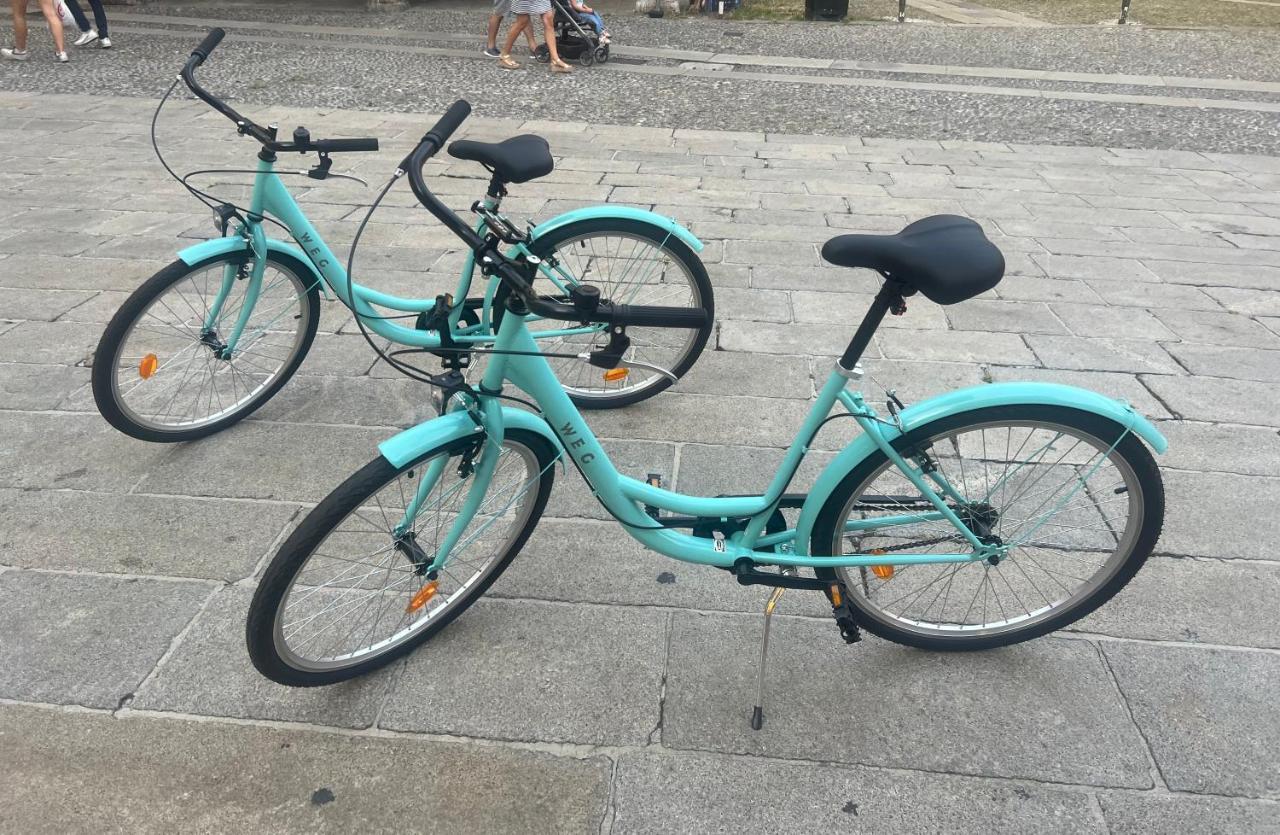 Alloggio Del 1400 Nel Cuore Del Centro Storico A 2 Min Dal Porto E Con 2 Bici Gratuite Como Eksteriør billede