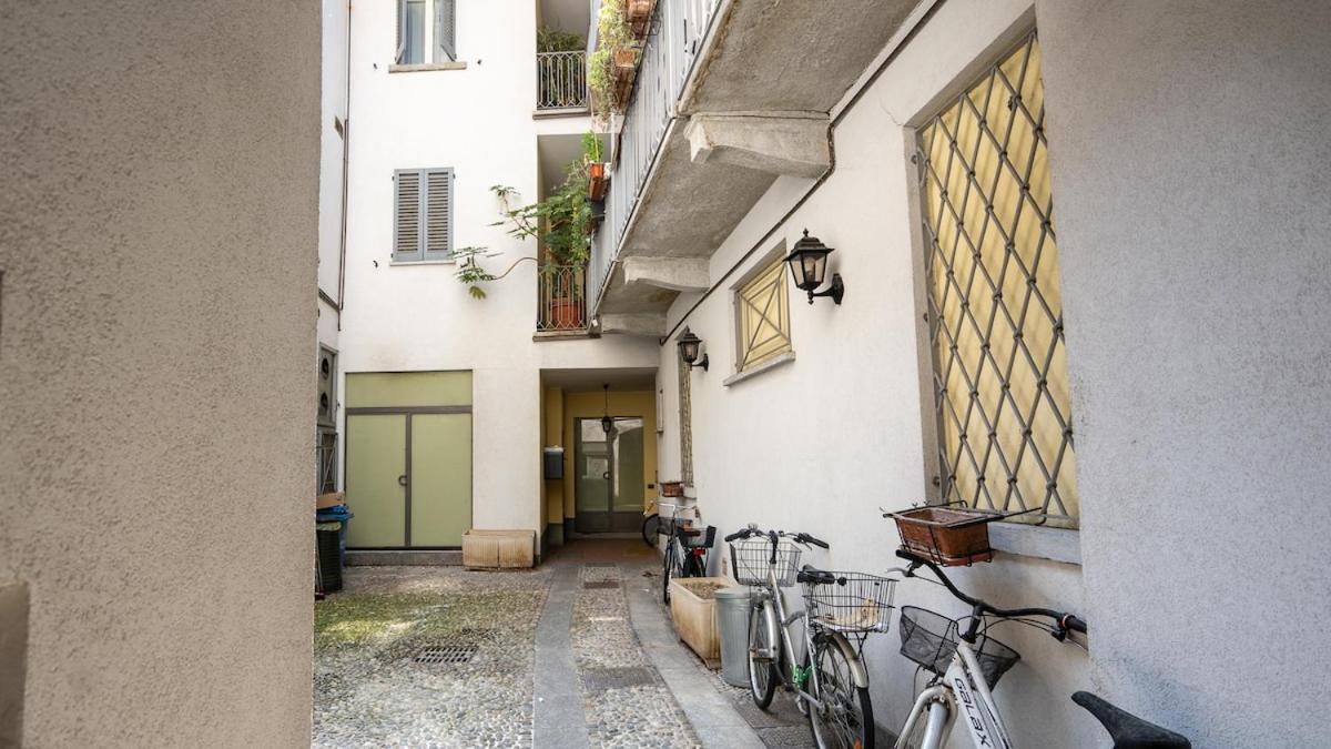 Alloggio Del 1400 Nel Cuore Del Centro Storico A 2 Min Dal Porto E Con 2 Bici Gratuite Como Eksteriør billede